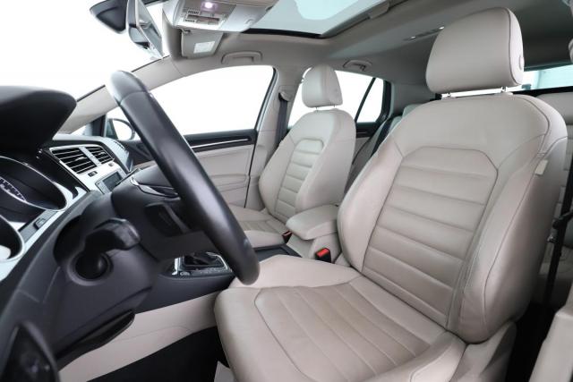 Volkswagen Golf image 8