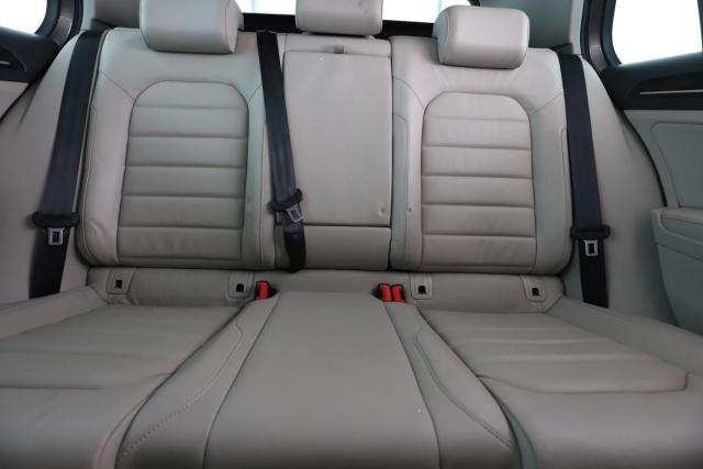 Volkswagen Golf image 6
