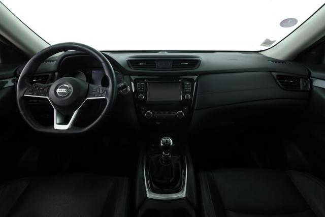 Nissan X-Trail image 9