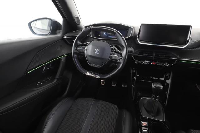 Peugeot 2008 image 2