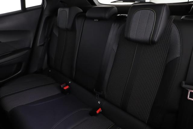 Peugeot 2008 image 1