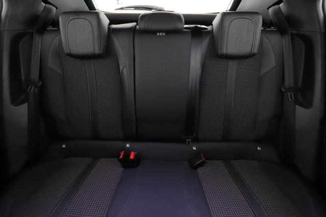 Peugeot 2008 image 3