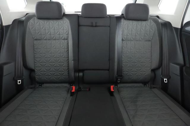 Volkswagen Tiguan image 8