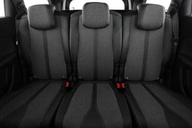 Peugeot 5008 image 8