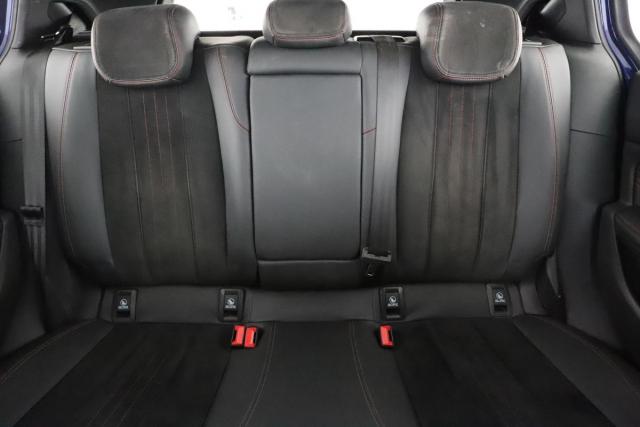 Peugeot 308 image 9