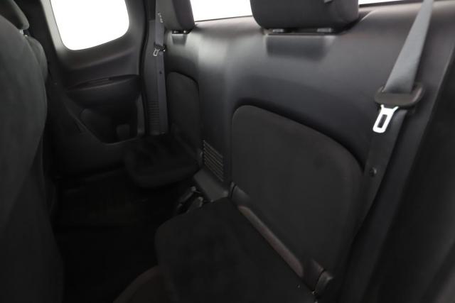 Nissan Navara image 3