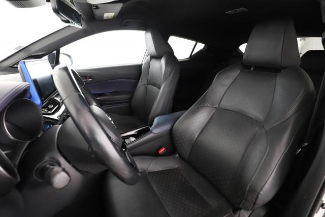 Toyota C-Hr image 5