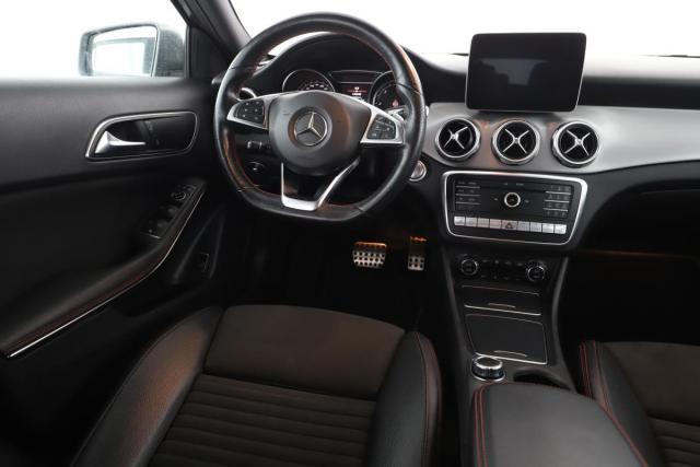Mercedes Benz Gla image 8