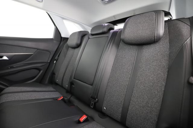 Peugeot 3008 image 2