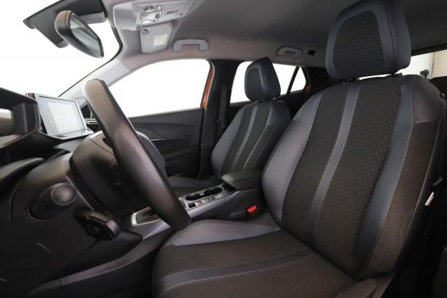 Peugeot 2008 image 2