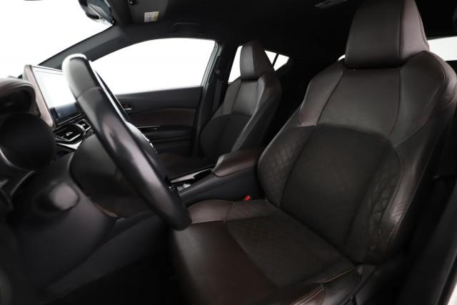Toyota C-Hr image 5