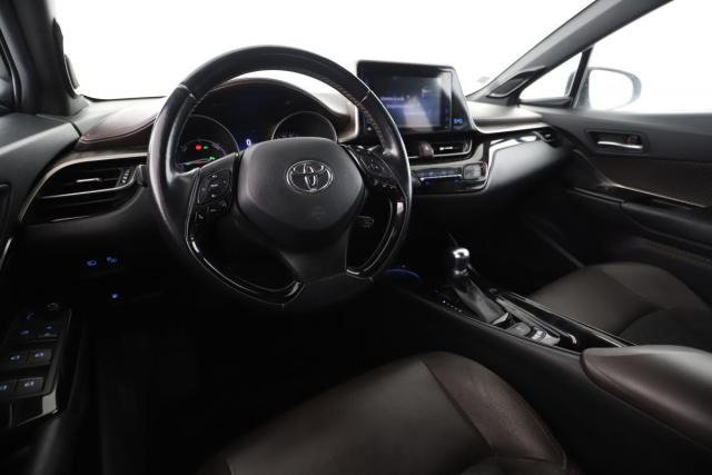 Toyota C-Hr image 1