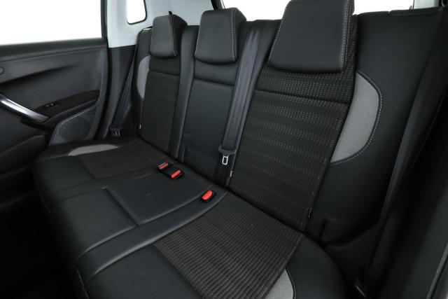 Peugeot 2008 image 7