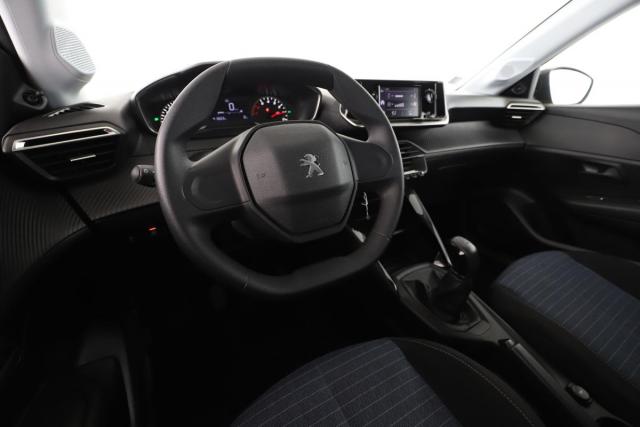 Peugeot 208 image 8