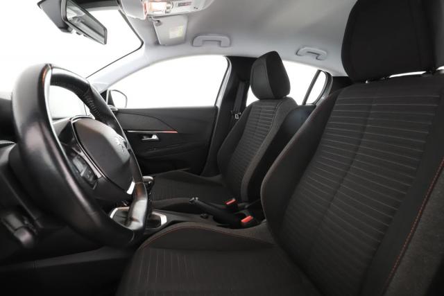Peugeot 208 image 6