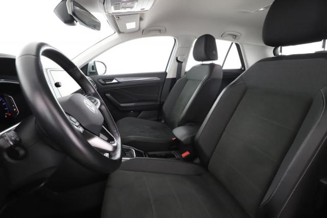 Volkswagen T-Roc image 4