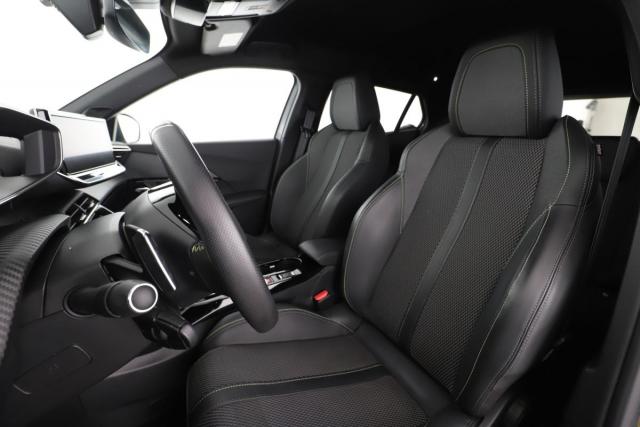 Peugeot 2008 image 9