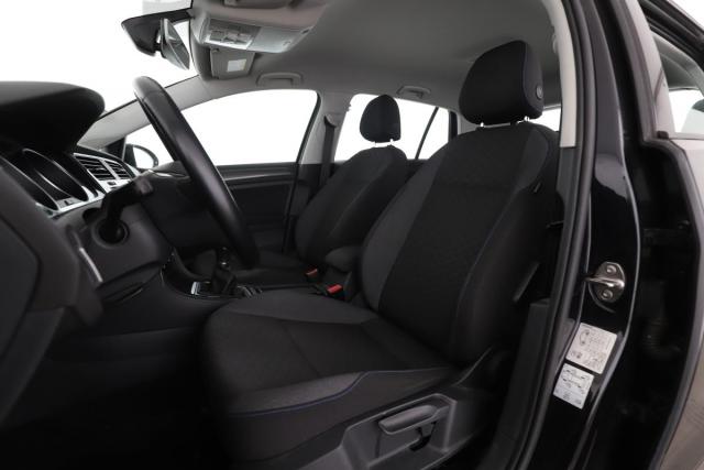 Volkswagen Golf image 9