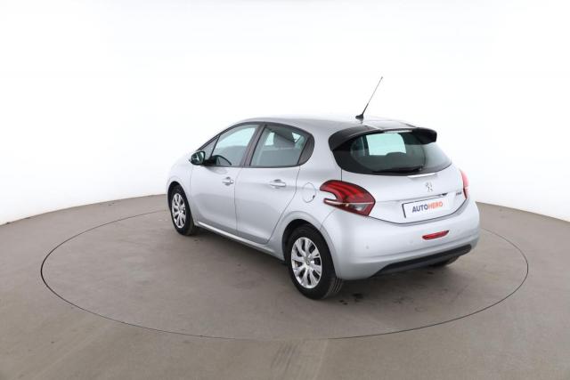Peugeot 208 image 6