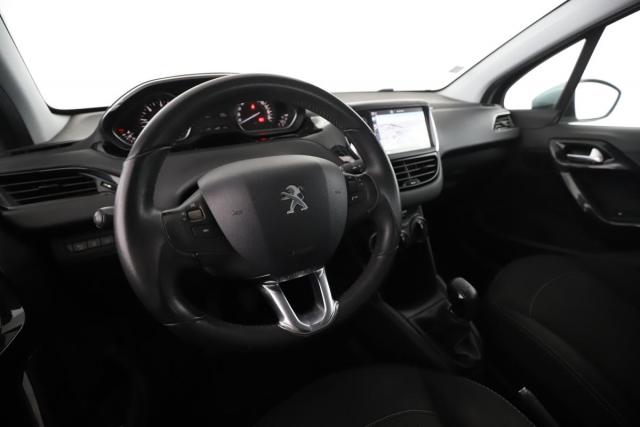 Peugeot 208 image 9