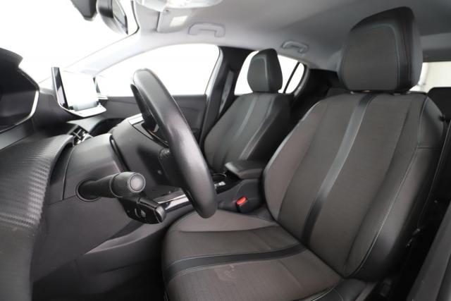 Peugeot 208 image 2