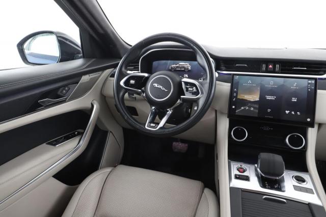 Jaguar F-Pace image 2