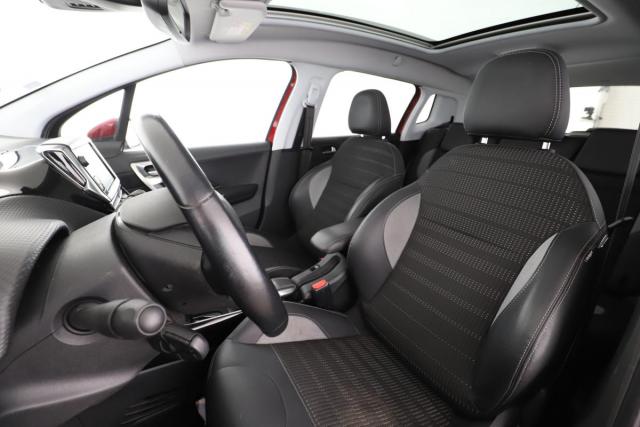 Peugeot 2008 image 1