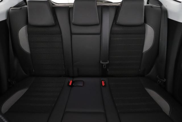 Peugeot 2008 image 6