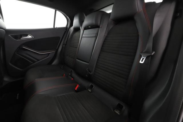 Mercedes Benz Gla image 5