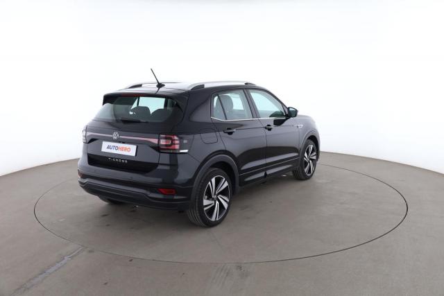 Volkswagen T-Cross image 2
