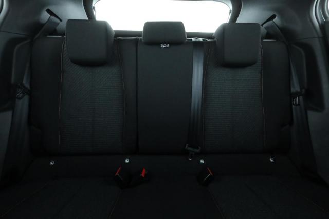 Peugeot 2008 image 6