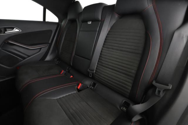 Mercedes Benz Cla image 7