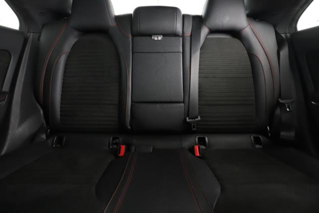 Mercedes Benz Cla image 9