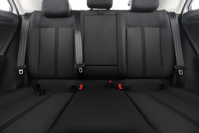 Volkswagen T-Roc image 9