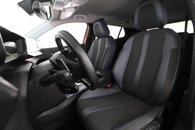 Peugeot 2008 image 8