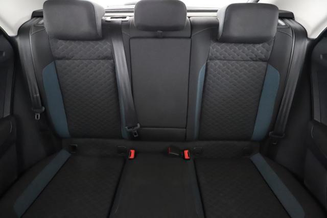 Volkswagen T-Roc image 2