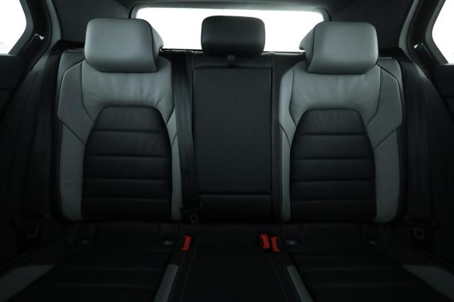 Volkswagen Golf image 9