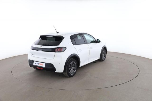 Peugeot 208 image 7