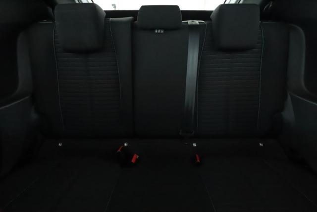 Peugeot 208 image 8