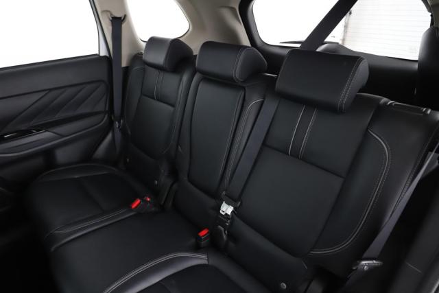 Mitsubishi Outlander image 9
