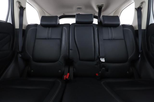 Mitsubishi Outlander image 3