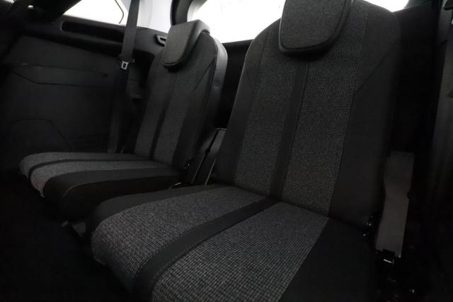 Peugeot 5008 image 9
