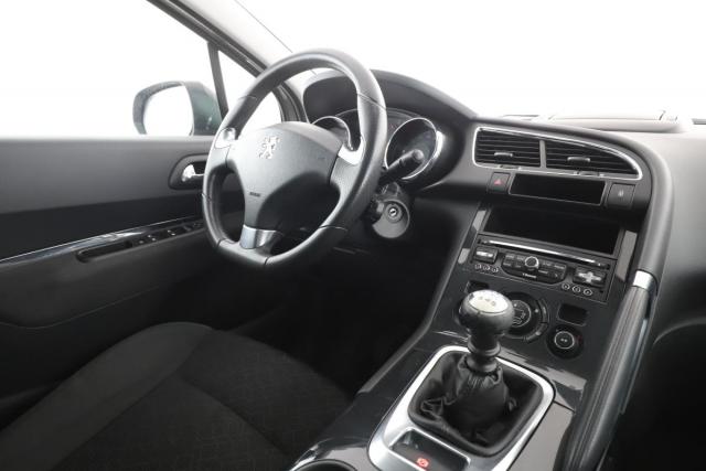 Peugeot 3008 image 2