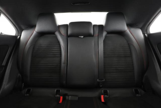 Mercedes Benz Cla image 4