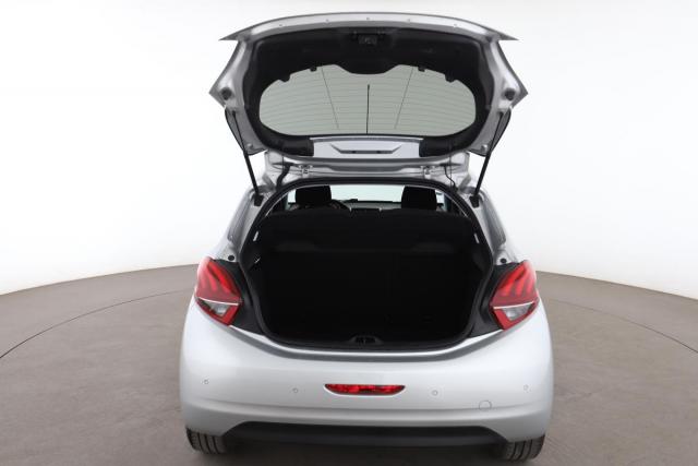Peugeot 208 image 1