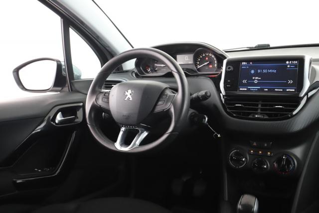Peugeot 208 image 7