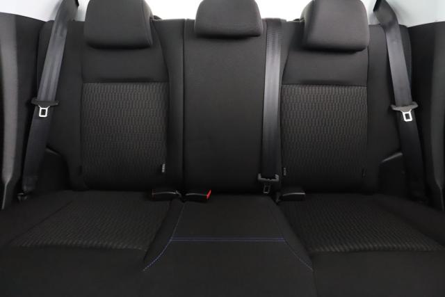 Peugeot 208 image 8