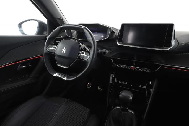 Peugeot 2008 image 3