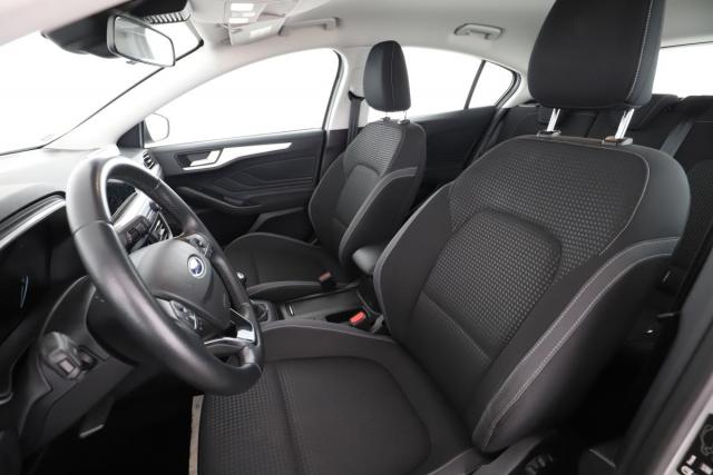 Ford Focus image 7