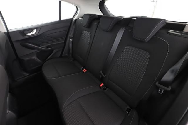 Ford Focus image 6